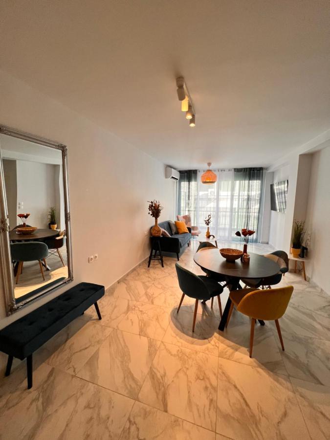 Casa De Tres Hermanos In The Heart Of 아테네 외부 사진